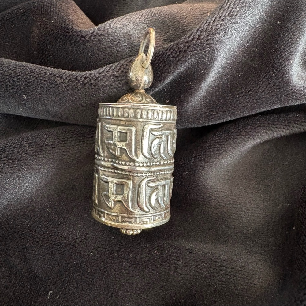 Tibetan Buddhist Sterling Silver Prayer Wheel Pendant - Picture 4 of 7
